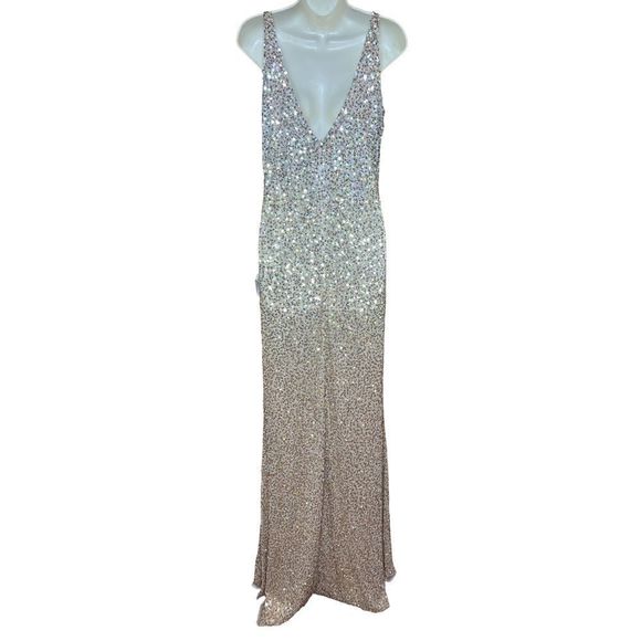 Mac Duggal V-Neck Sequin Sheath Gown in Nude NWT Size 8 brand new never worn - Picture 6 of 12